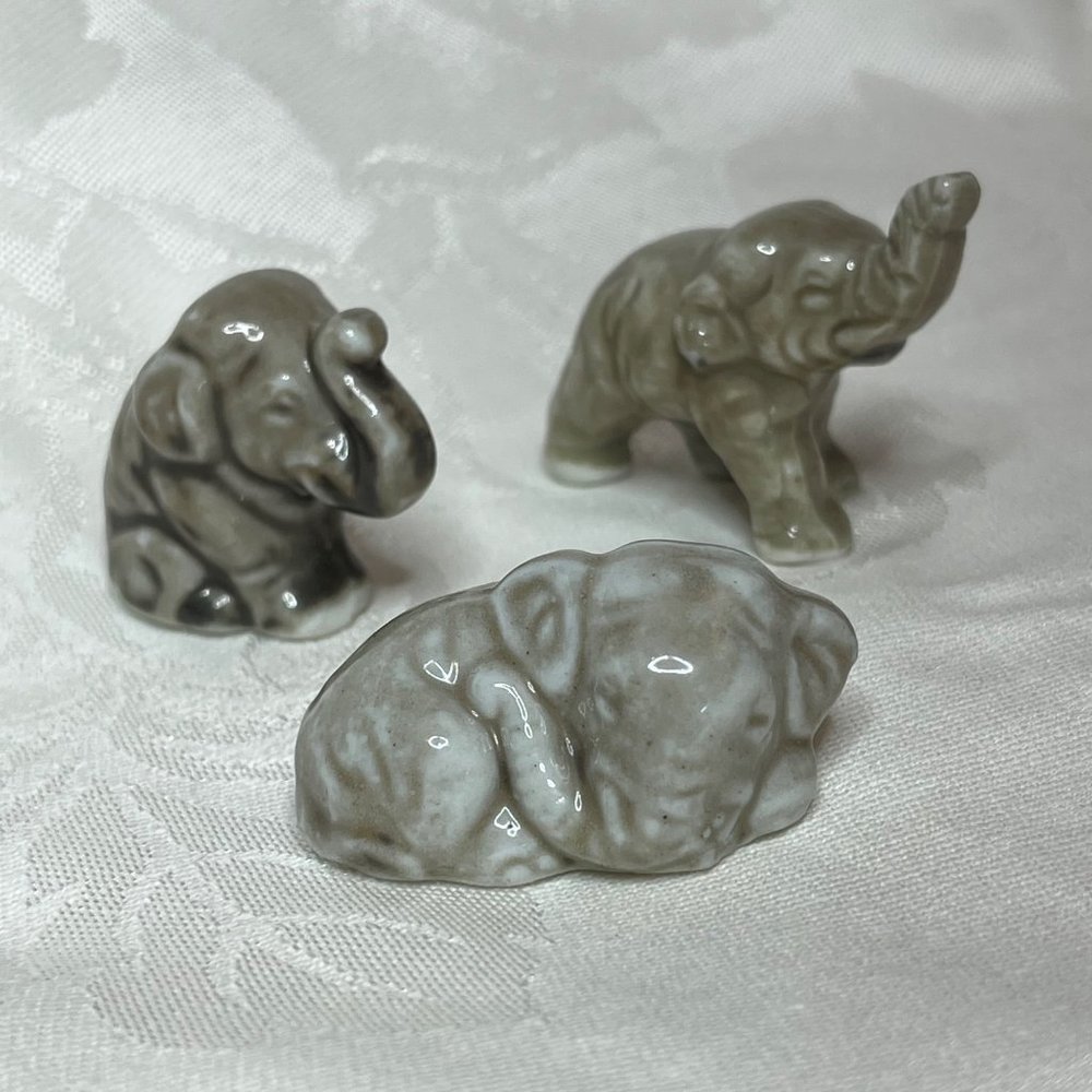 Vintage Set of 3 Gray Ceramic Elephant Figurines Japan